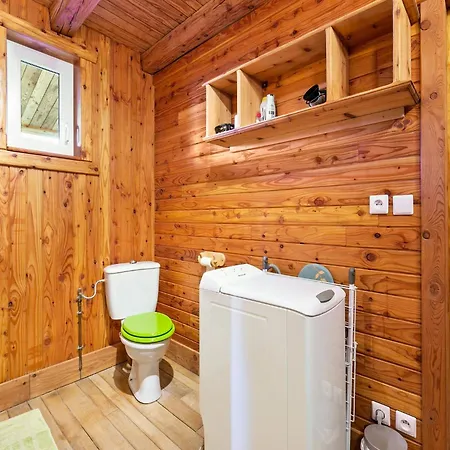 Quaint In With Garden, Cleaning Included * Harreberg